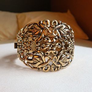 Vintage Gold Tone Hinge Floral Bracelet